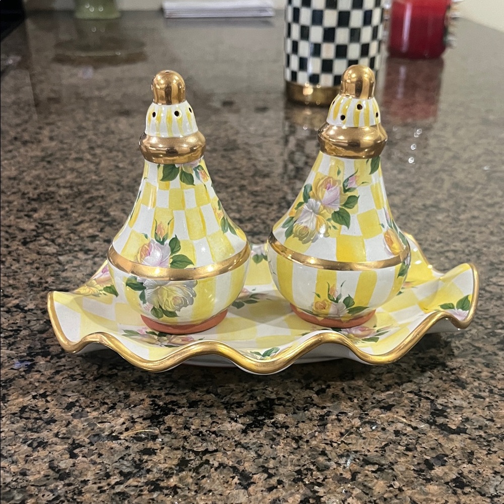 MacKenzie-Childs Retired Honeymoon Lemon Curd Salt and Pepper Shakers with Tray - Picture 7 of 7